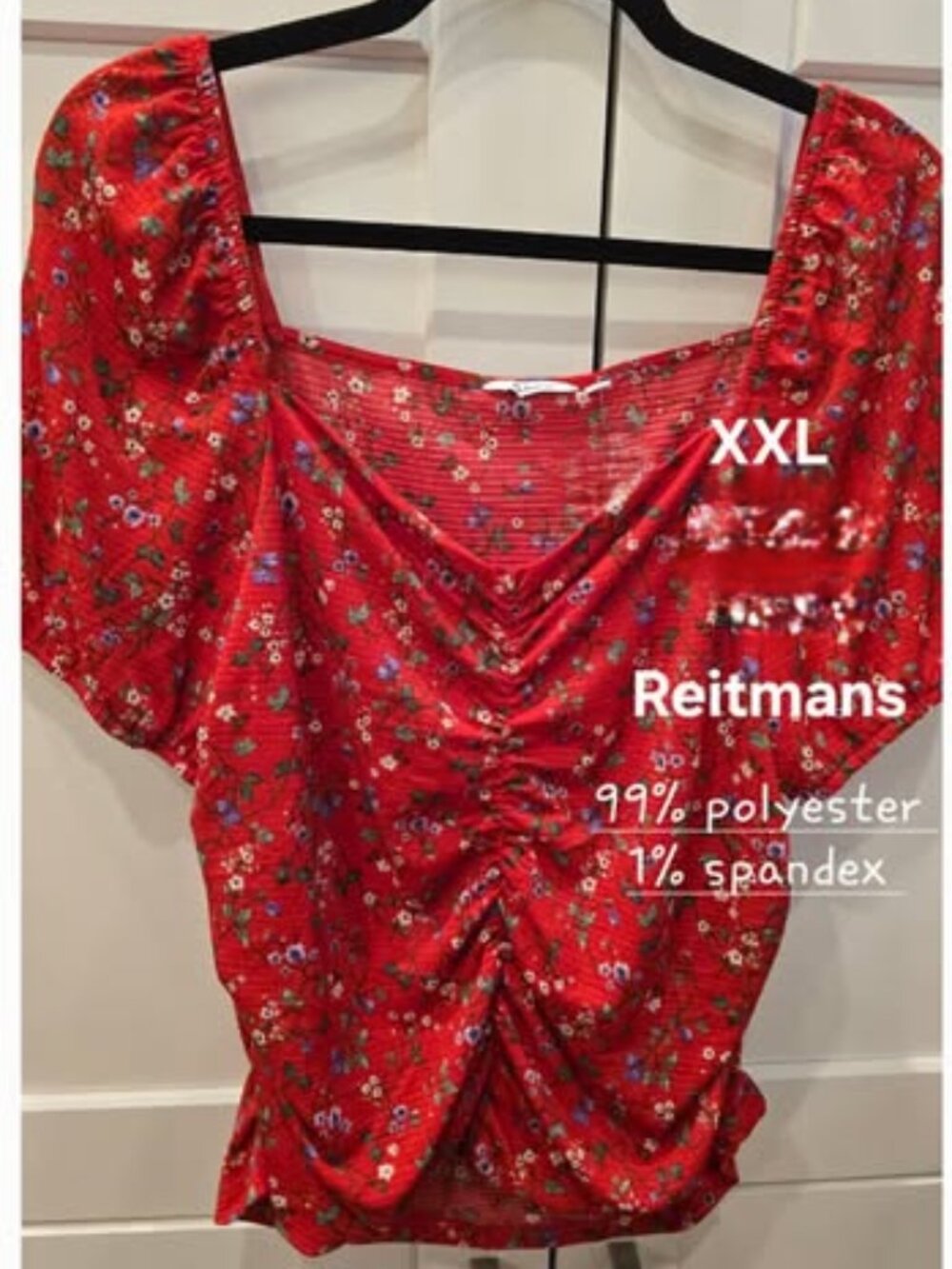 Haut rouge à motif floral Reitmans
